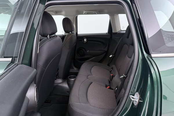 MINI 5-deurs 1.5 Cooper Chili (STOELVERWARMING, PARKEERSENSOREN, DEALER ONDERHOUDEN)