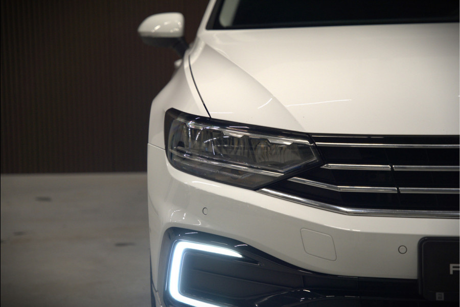 Volkswagen Passat Variant 1.4 TSI PHEV GTE Business | Stoelverwarming | Keyless | Navigatie | Apple Carplay | Camera | Trekhaak | Parkeersensoren | Climate Control | Cruise Control | Pretoria | SOH 93,87%