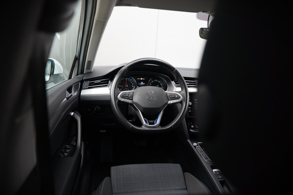 Volkswagen Passat Variant 1.4 TSI PHEV GTE Business | Stoelverwarming | Keyless | Navigatie | Apple Carplay | Camera | Trekhaak | Parkeersensoren | Climate Control | Cruise Control | Pretoria | SOH 93,87%