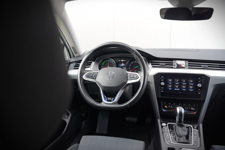 Volkswagen Passat Variant 1.4 TSI PHEV GTE Business | Stoelverwarming | Keyless | Navigatie | Apple Carplay | Camera | Trekhaak | Parkeersensoren | Climate Control | Cruise Control | Pretoria | SOH 93,87%