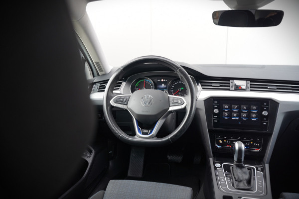 Volkswagen Passat Variant 1.4 TSI PHEV GTE Business | Stoelverwarming | Keyless | Navigatie | Apple Carplay | Camera | Trekhaak | Parkeersensoren | Climate Control | Cruise Control | Pretoria | SOH 93,87%