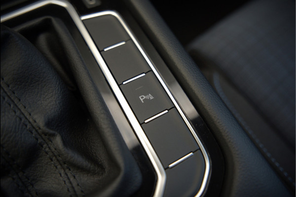 Volkswagen Passat Variant 1.4 TSI PHEV GTE Business | Stoelverwarming | Keyless | Navigatie | Apple Carplay | Camera | Trekhaak | Parkeersensoren | Climate Control | Cruise Control | Pretoria | SOH 93,87%