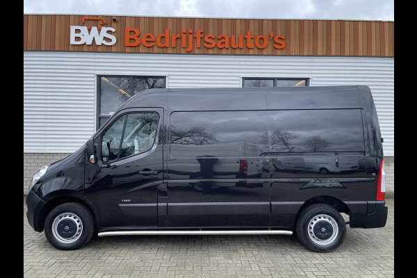 Opel Movano 2.3 CDTI 130pk L2H2 / vaste prijs rijklaar € 16.950 ex btw / lease vanaf € 366 / airco / cruise / navigatie / pdc achter / zwart metallic / geveerde chauffeurs stoel !