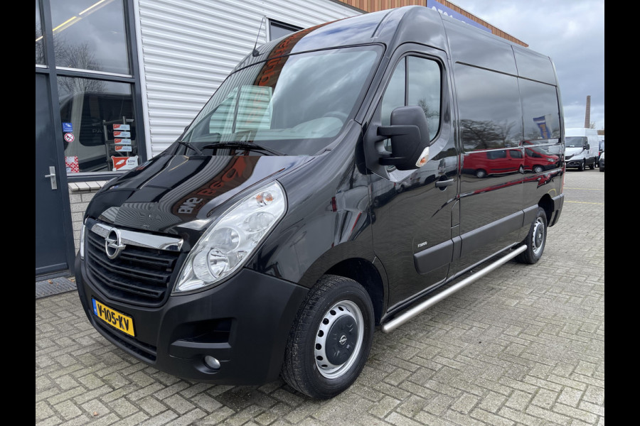 Opel Movano 2.3 CDTI 130pk L2H2 / vaste prijs rijklaar € 16.950 ex btw / lease vanaf € 366 / airco / cruise / navigatie / pdc achter / zwart metallic / geveerde chauffeurs stoel !