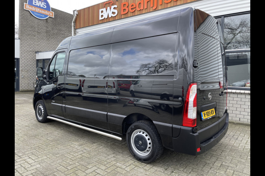 Opel Movano 2.3 CDTI 130pk L2H2 / vaste prijs rijklaar € 16.950 ex btw / lease vanaf € 366 / airco / cruise / navigatie / pdc achter / zwart metallic / geveerde chauffeurs stoel !