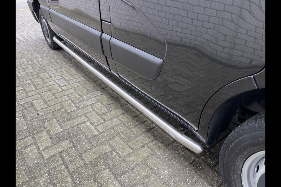 Opel Movano 2.3 CDTI 130pk L2H2 / vaste prijs rijklaar € 16.950 ex btw / lease vanaf € 366 / airco / cruise / navigatie / pdc achter / zwart metallic / geveerde chauffeurs stoel !