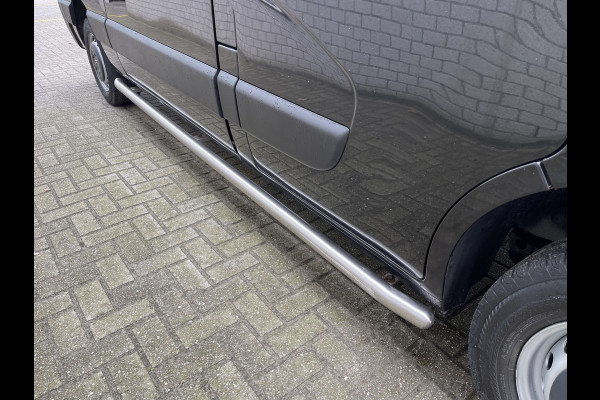 Opel Movano 2.3 CDTI 130pk L2H2 / vaste prijs rijklaar € 16.950 ex btw / lease vanaf € 366 / airco / cruise / navigatie / pdc achter / zwart metallic / geveerde chauffeurs stoel !