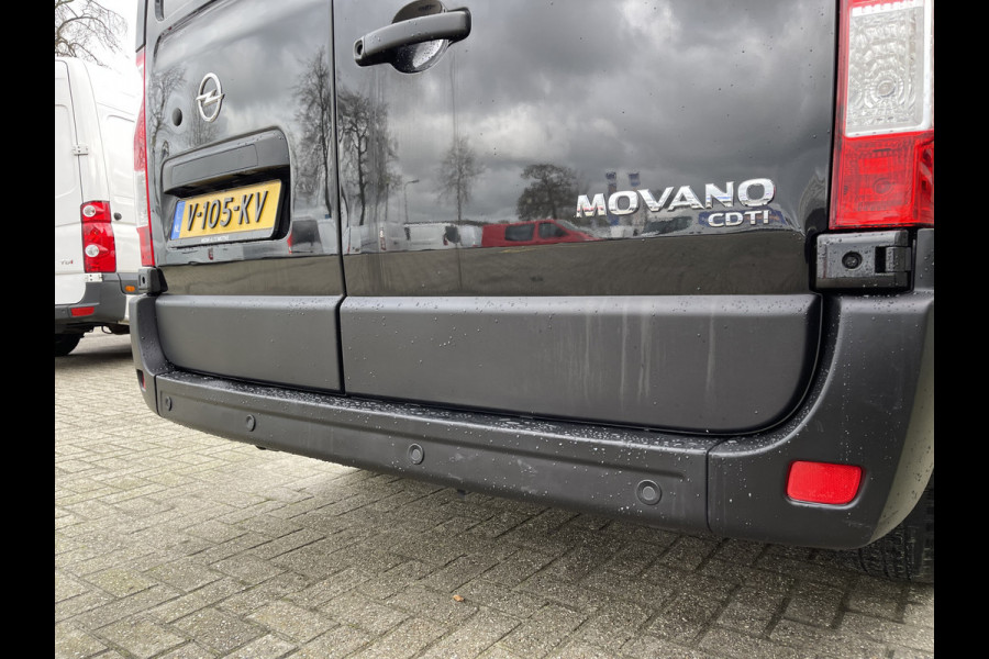Opel Movano 2.3 CDTI 130pk L2H2 / vaste prijs rijklaar € 16.950 ex btw / lease vanaf € 366 / airco / cruise / navigatie / pdc achter / zwart metallic / geveerde chauffeurs stoel !