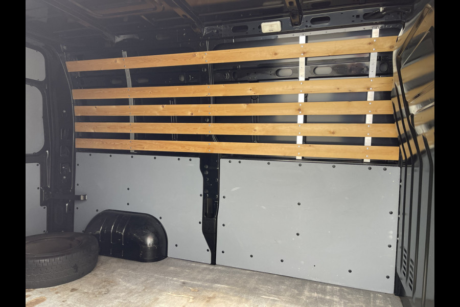 Opel Movano 2.3 CDTI 130pk L2H2 / vaste prijs rijklaar € 16.950 ex btw / lease vanaf € 366 / airco / cruise / navigatie / pdc achter / zwart metallic / geveerde chauffeurs stoel !