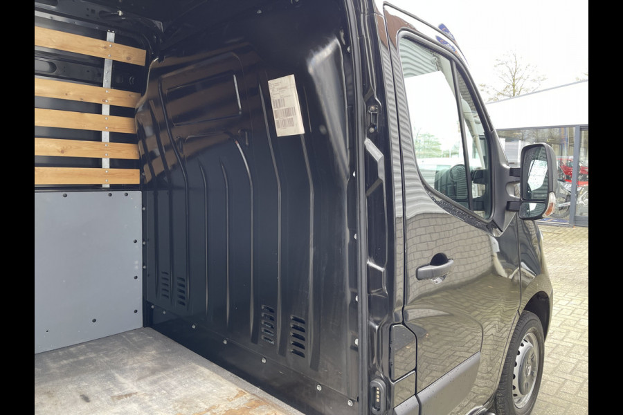 Opel Movano 2.3 CDTI 130pk L2H2 / vaste prijs rijklaar € 16.950 ex btw / lease vanaf € 366 / airco / cruise / navigatie / pdc achter / zwart metallic / geveerde chauffeurs stoel !