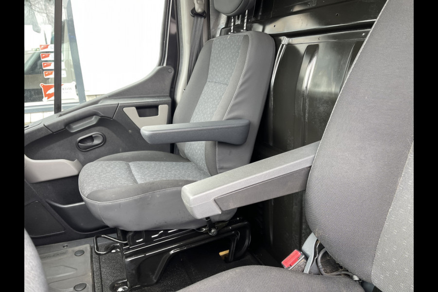 Opel Movano 2.3 CDTI 130pk L2H2 / vaste prijs rijklaar € 16.950 ex btw / lease vanaf € 366 / airco / cruise / navigatie / pdc achter / zwart metallic / geveerde chauffeurs stoel !