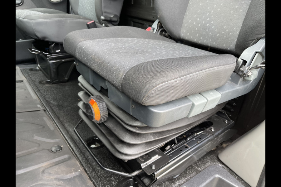 Opel Movano 2.3 CDTI 130pk L2H2 / vaste prijs rijklaar € 16.950 ex btw / lease vanaf € 366 / airco / cruise / navigatie / pdc achter / zwart metallic / geveerde chauffeurs stoel !