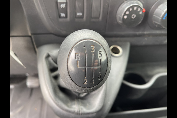 Opel Movano 2.3 CDTI 130pk L2H2 / vaste prijs rijklaar € 16.950 ex btw / lease vanaf € 366 / airco / cruise / navigatie / pdc achter / zwart metallic / geveerde chauffeurs stoel !
