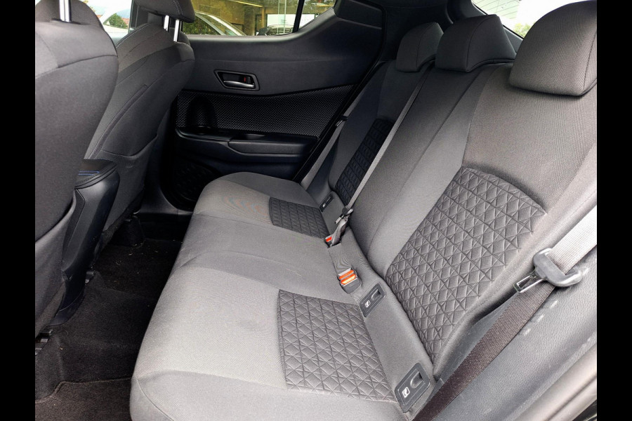 Toyota C-HR 2.0 Hybrid Dynamic | Apple Carplay Android Auto | Adaptive CC | Camera | Climate Control | 18"LM |