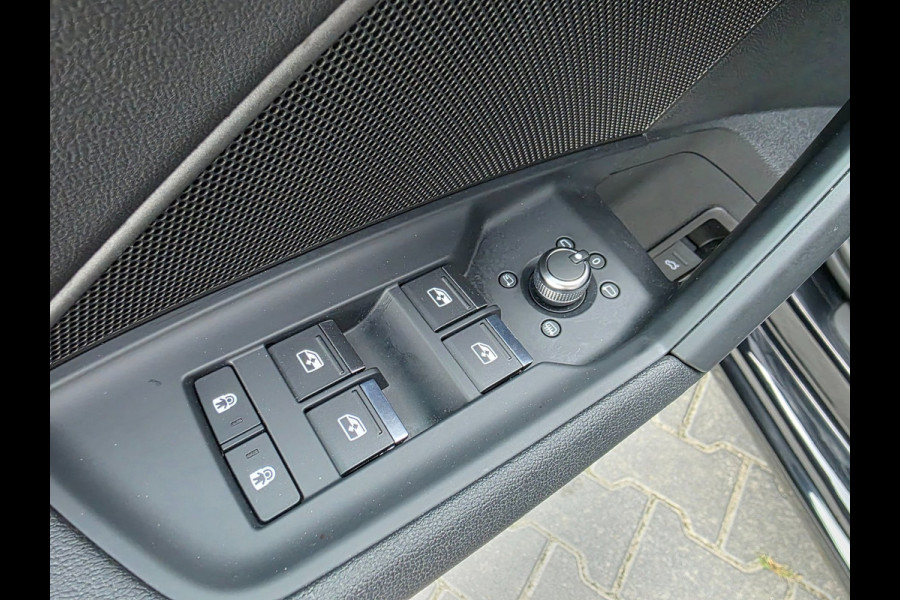 Audi A3 Sportback 40 e-tron TFSIe Pro Line plus | LEDER | BLACK OPTIEK | DIGITAL COCKPIT | STOELVERWARMING | CAMERA