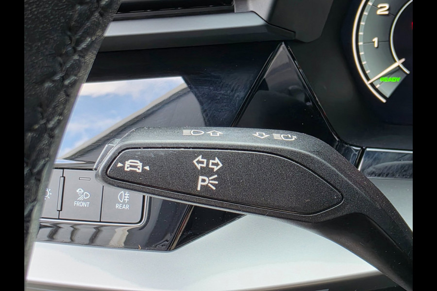 Audi A3 Sportback 40 e-tron TFSIe Pro Line plus | LEDER | BLACK OPTIEK | DIGITAL COCKPIT | STOELVERWARMING | CAMERA