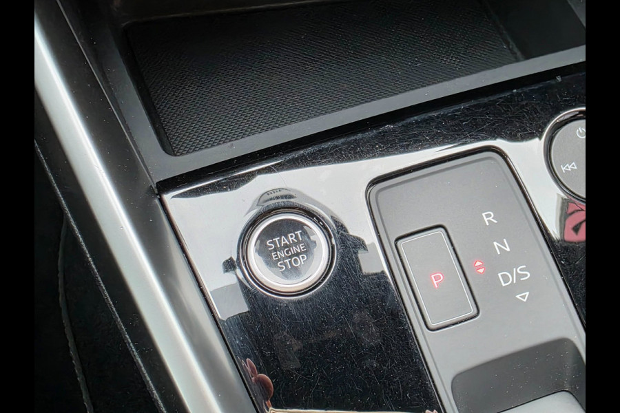 Audi A3 Sportback 40 e-tron TFSIe Pro Line plus | LEDER | BLACK OPTIEK | DIGITAL COCKPIT | STOELVERWARMING | CAMERA
