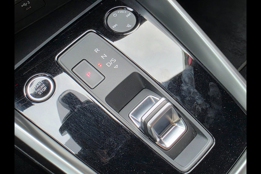 Audi A3 Sportback 40 e-tron TFSIe Pro Line plus | LEDER | BLACK OPTIEK | DIGITAL COCKPIT | STOELVERWARMING | CAMERA