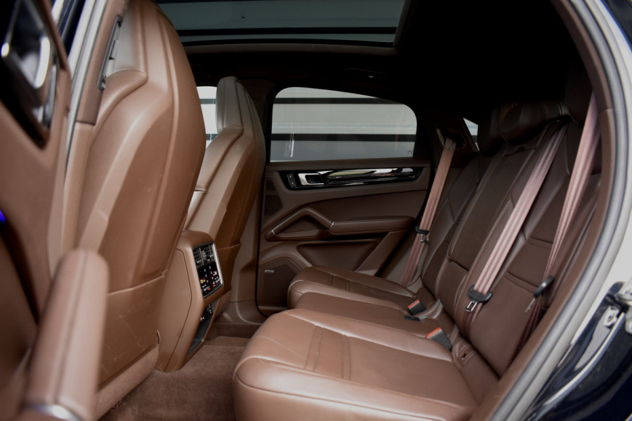 Porsche Cayenne Coupé 3.0 E-Hybrid Platinum Edition SportDesign | Pano | ACC | Trekhaak | 22'' Wielen | Bose | Achterasbesturing | Stoelventilatie | Sportuitlaat |