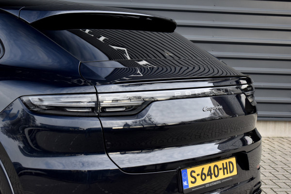 Porsche Cayenne Coupé 3.0 E-Hybrid Platinum Edition SportDesign | Pano | ACC | Trekhaak | 22'' Wielen | Bose | Achterasbesturing | Stoelventilatie | Sportuitlaat |