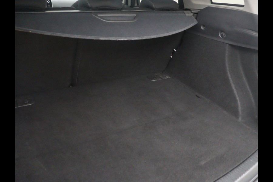 Renault Clio 0.9 TCe Limited | Cruise control | Park assist | Bluetooth | Navigatie | DAB | Getint glas | Full LED | Lichtmetaal 16'' |