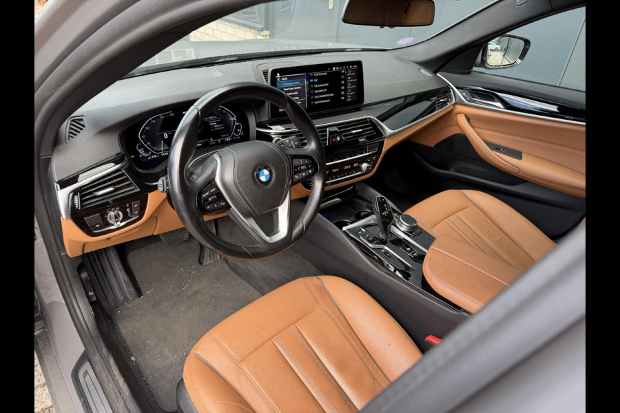 BMW 5 Serie Touring 530e High Executive 20"/Leder/Camera/Stoelverwarming/Sfeerverlichting/Apple Carplay & Android Auto