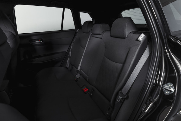 Toyota Corolla Cross Hybrid 140 Dynamic | Dig. Cockpit | Adapt. Cruise | Winterpakket | PDC | Camera | App. Connect | ECC | Elek. Klep | LM 18" | 3845