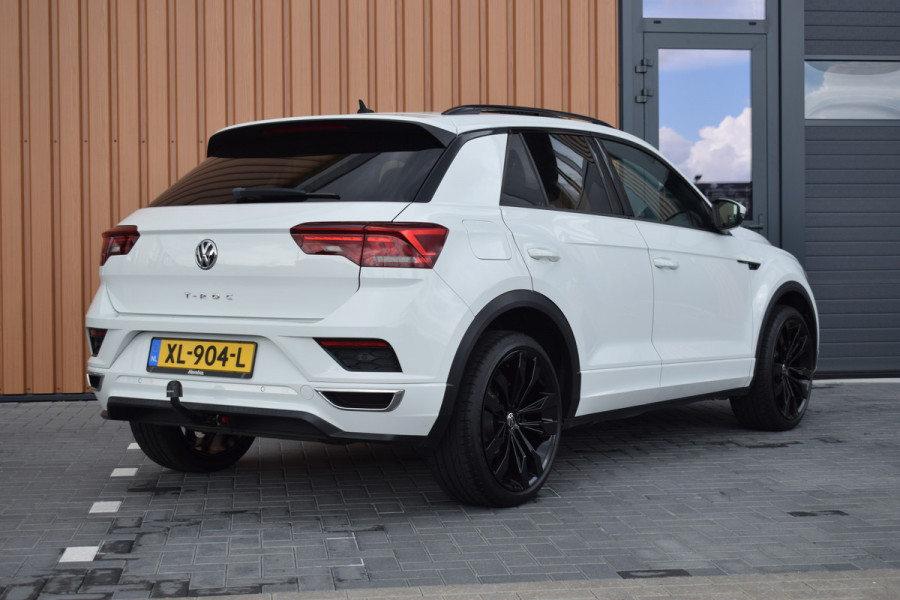 Volkswagen T-Roc 1.5 TSI 150pk DSG R-line Black style Pano | Trekhaak | Beats | 19"