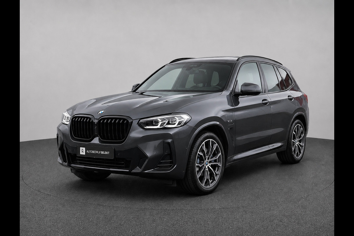 BMW X3 XDrive30e M-Sport | Pano | Elektrische stoelen | Trekhaak | Sfeerverlichting | Keyless | Carplay | Dealer onderhouden