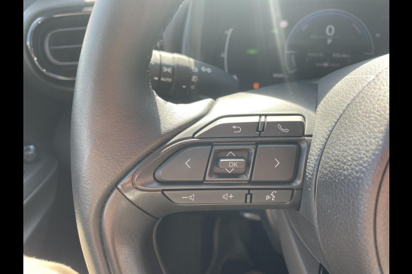 Toyota Yaris 1.5 Hybrid 115 Dynamic Luxury | Stuur- & Stoelverwarming | Parkeersensoren | Adaptieve Cruise Control | BSM