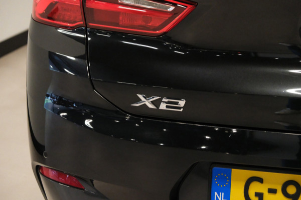 BMW X2 1.8i sDrive *M-Pakket* 103dkm M-Sportinterieur/Navi/"19 LMV