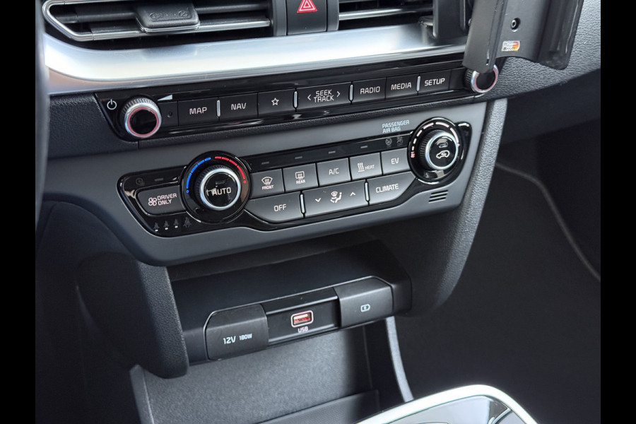 Kia e-Niro Edition 64kWh SOH 95,7% Stuur+Stoelverwarming Adap.Cruise Camera Apple Carplay Android Auto Navi Ecc Keyless-go DAB Lane Assist Isofix Regensensor Bluetooth 1e Eigenaar Origineel Nederlandse Auto
