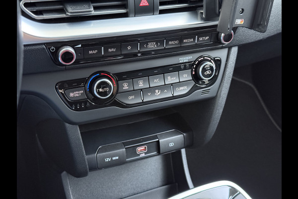 Kia e-Niro Edition 64kWh SOH 95,7% Stuur+Stoelverwarming Adap.Cruise Camera Apple Carplay Android Auto Navi Ecc Keyless-go DAB Lane Assist Isofix Regensensor Bluetooth 1e Eigenaar Origineel Nederlandse Auto