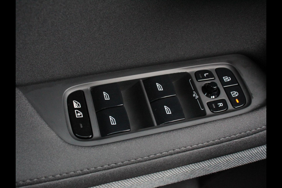 Polestar 2 Long Range Dual Motor 408pk Launch Edition 78kWh Navigatie Verwarmde stoelen Led Cruise Control Lichtmetalen velgen Climate control Camera