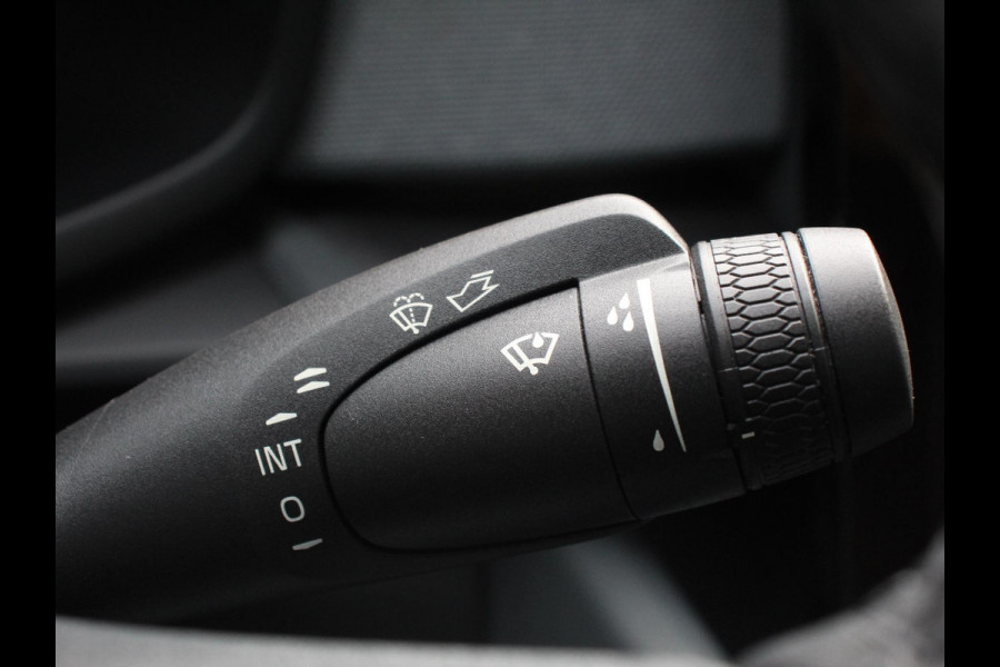 Polestar 2 Long Range Dual Motor 408pk Launch Edition 78kWh Navigatie Verwarmde stoelen Led Cruise Control Lichtmetalen velgen Climate control Camera