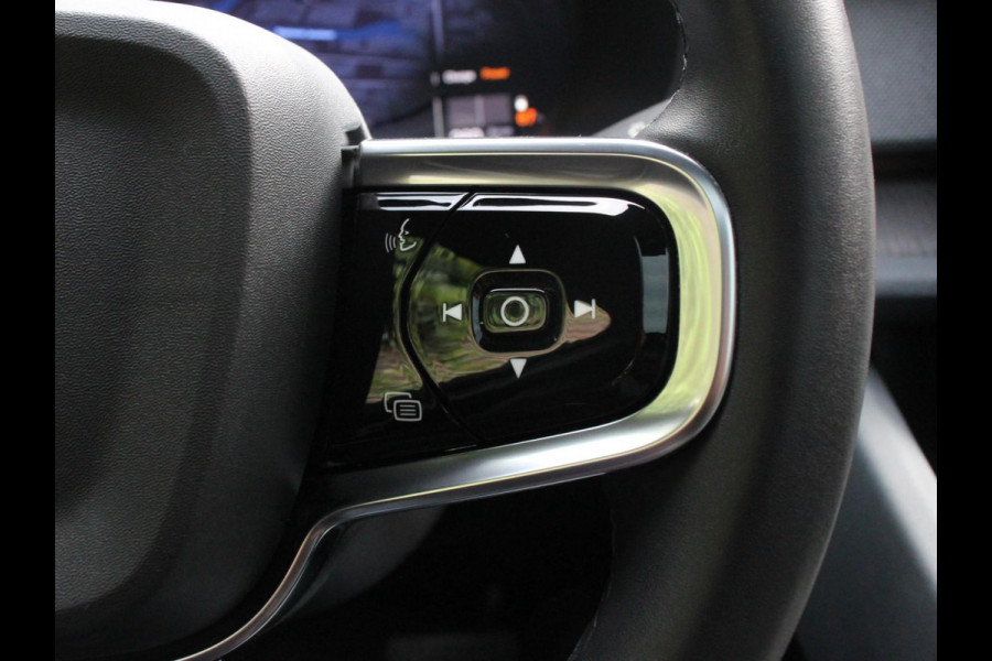 Polestar 2 Long Range Dual Motor 408pk Launch Edition 78kWh Navigatie Verwarmde stoelen Led Cruise Control Lichtmetalen velgen Climate control Camera