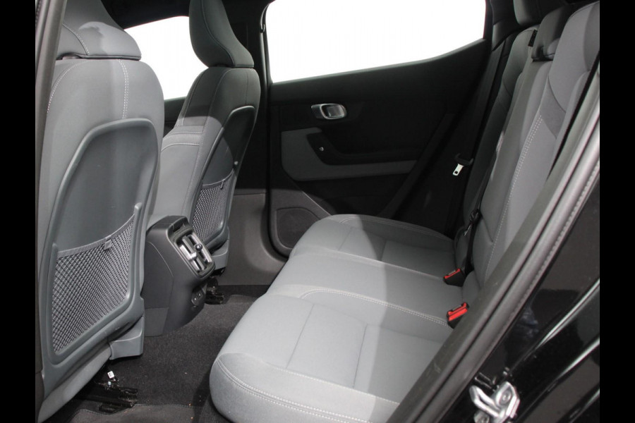 Polestar 2 Long Range Dual Motor 408pk Launch Edition 78kWh Navigatie Verwarmde stoelen Led Cruise Control Lichtmetalen velgen Climate control Camera