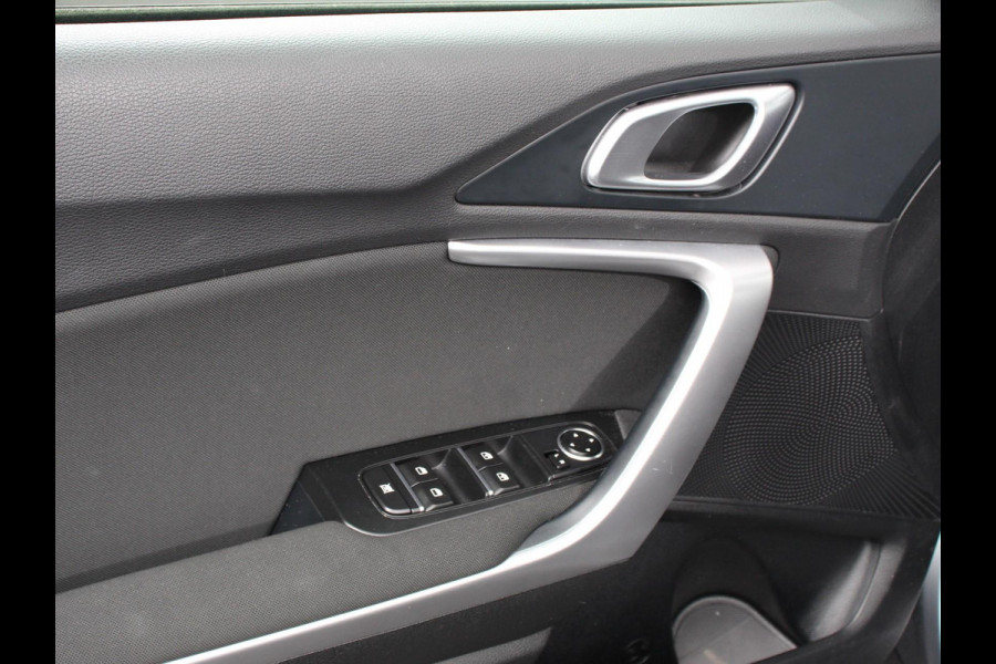 Kia Xceed 1.0 T-GDi 120pk ComfortLine Camera Navigatie Apple Carplay/Android Auto Climate Control Cruise control Lichtmetalen velgen