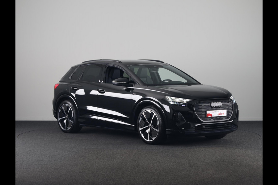 Audi Q4 e-tron 50 quattro S edition 77 kWh Lederen bekleding | 21 inch lichtmetalen velgen | Parkeercamera | Navigatie