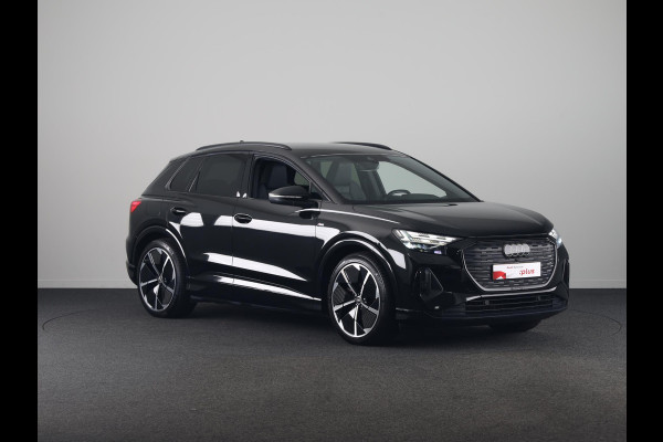 Audi Q4 e-tron 50 quattro S edition 77 kWh Lederen bekleding | 21 inch lichtmetalen velgen | Parkeercamera | Navigatie