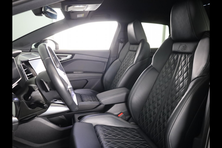 Audi Q4 e-tron 50 quattro S edition 77 kWh Lederen bekleding | 21 inch lichtmetalen velgen | Parkeercamera | Navigatie