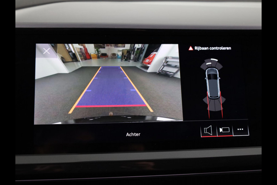 Audi Q4 e-tron 50 quattro S edition 77 kWh Lederen bekleding | 21 inch lichtmetalen velgen | Parkeercamera | Navigatie