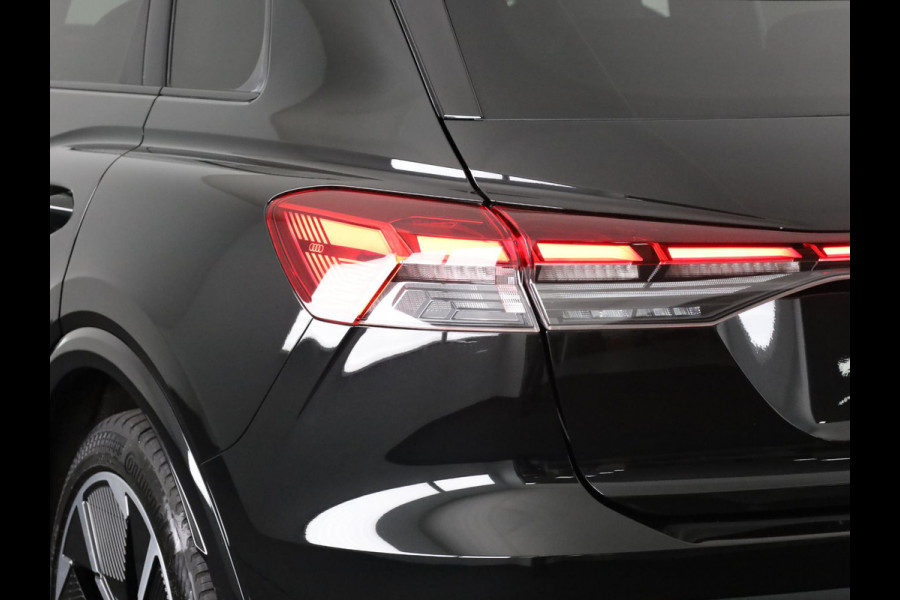 Audi Q4 e-tron 50 quattro S edition 77 kWh Lederen bekleding | 21 inch lichtmetalen velgen | Parkeercamera | Navigatie