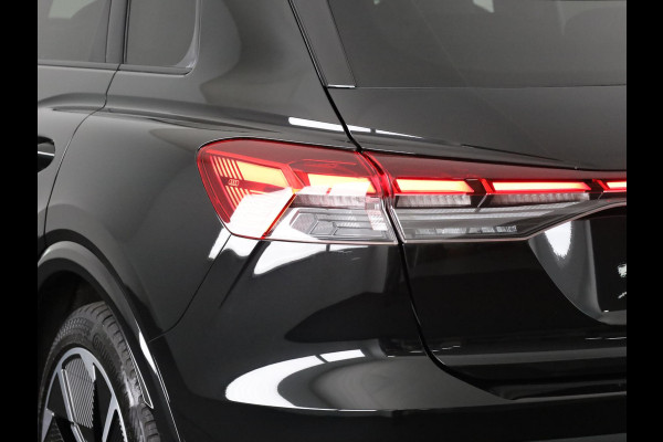 Audi Q4 e-tron 50 quattro S edition 77 kWh Lederen bekleding | 21 inch lichtmetalen velgen | Parkeercamera | Navigatie