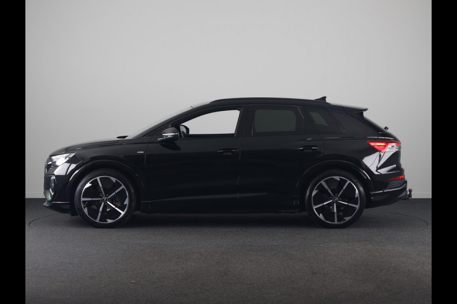 Audi Q4 e-tron 50 quattro S edition 77 kWh Lederen bekleding | 21 inch lichtmetalen velgen | Parkeercamera | Navigatie