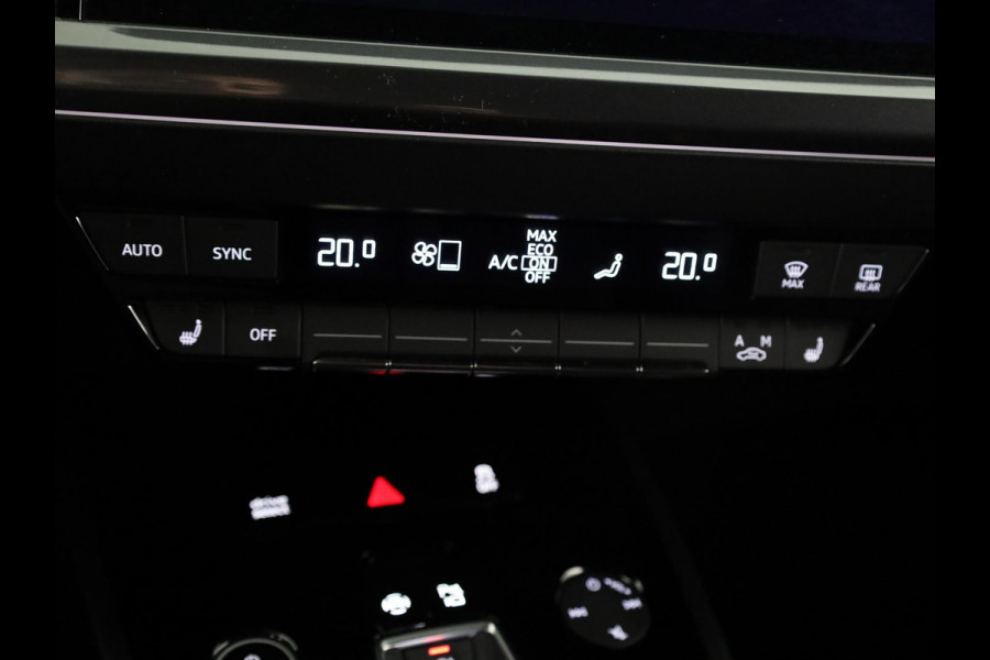 Audi Q4 e-tron 50 quattro S edition 77 kWh Lederen bekleding | 21 inch lichtmetalen velgen | Parkeercamera | Navigatie