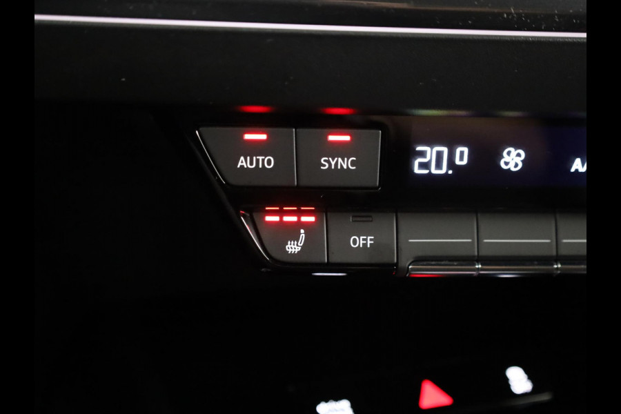Audi Q4 e-tron 50 quattro S edition 77 kWh Lederen bekleding | 21 inch lichtmetalen velgen | Parkeercamera | Navigatie