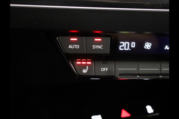 Audi Q4 e-tron 50 quattro S edition 77 kWh Lederen bekleding | 21 inch lichtmetalen velgen | Parkeercamera | Navigatie
