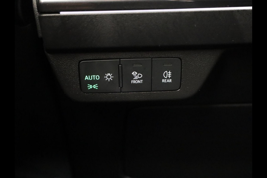 Audi Q4 e-tron 50 quattro S edition 77 kWh Lederen bekleding | 21 inch lichtmetalen velgen | Parkeercamera | Navigatie