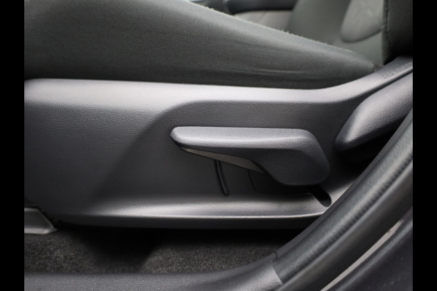 Toyota RAV4 2.5 Hybrid | Trekhaak | Bearlock | Navi | Apple Carplay / Android | Elek. Klep | Prijs Rijklaar !!